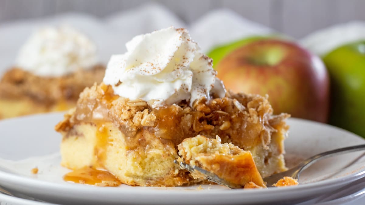 The Ultimate Apple Pie French Toast Bake: Dessert for Breakfast
